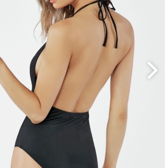 Twist Detail One Piece Swimsuit - Picture 2 of 6